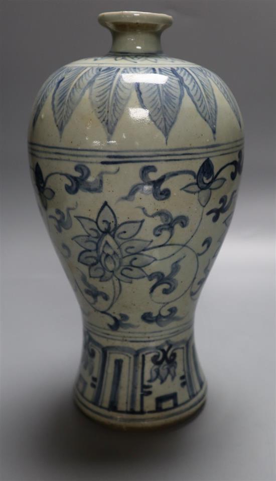 A Chinese Ming style blue and white inverted pyriform vase, height 26cm